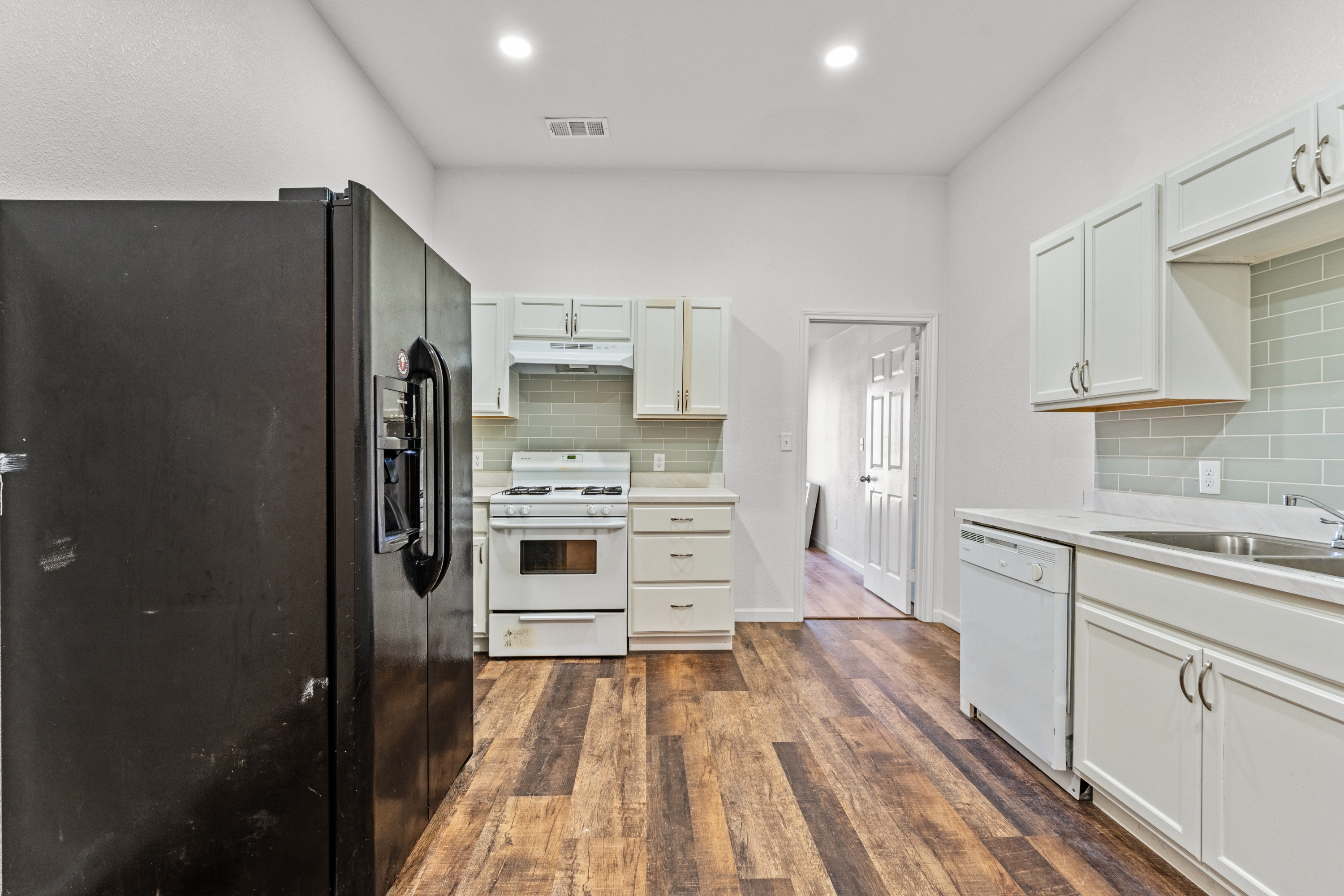 1915 McKenzie Avenue - C